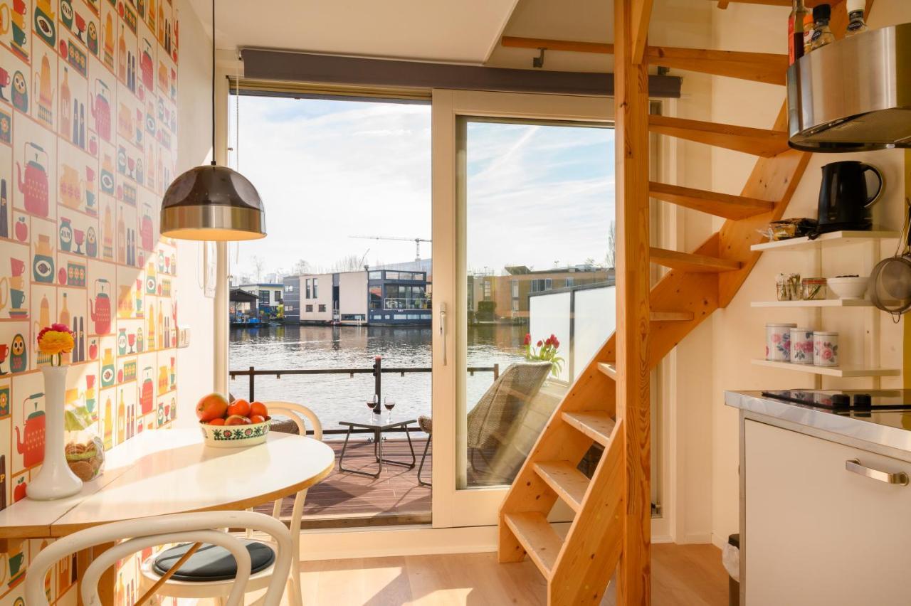 Houseboat Studio With Canalview And Free Bikes Amsterdam Buitenkant foto