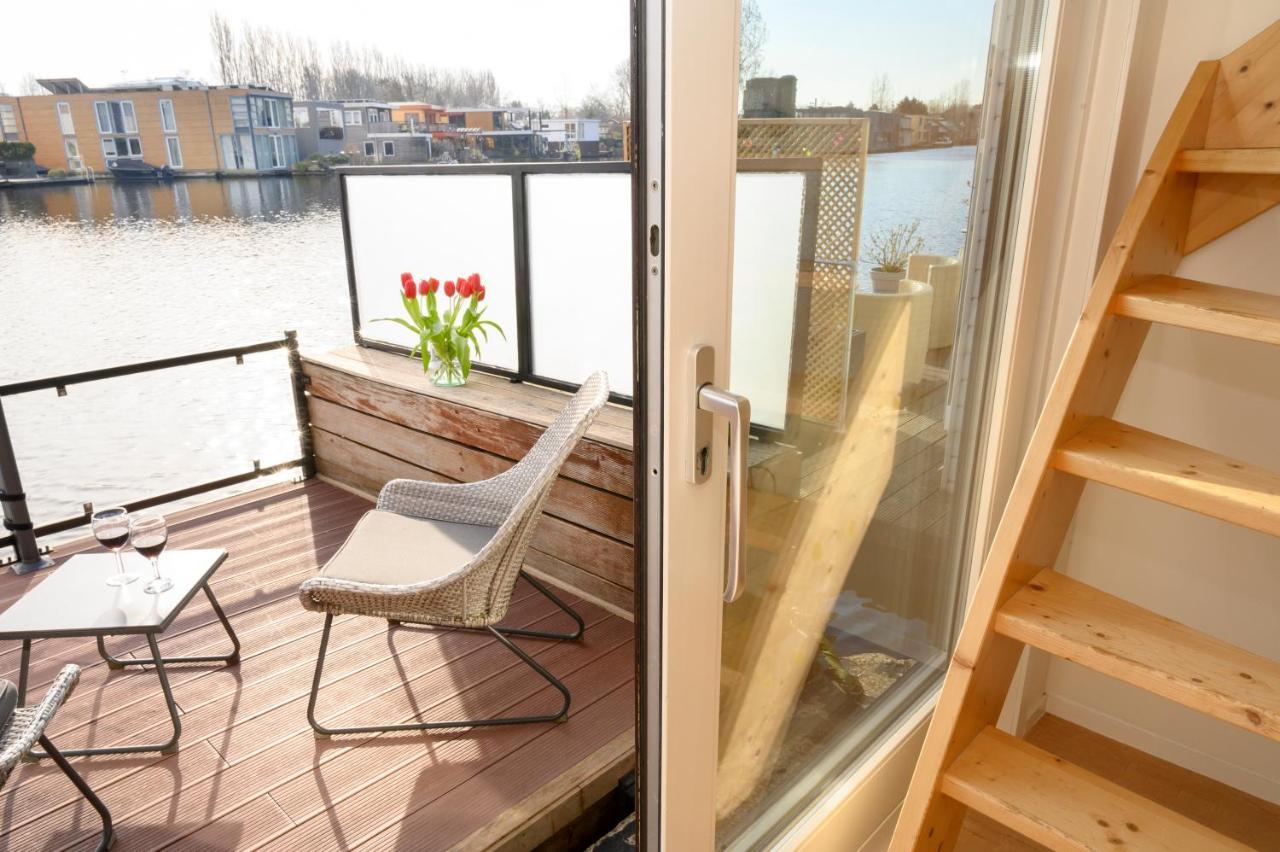 Houseboat Studio With Canalview And Free Bikes Amsterdam Buitenkant foto