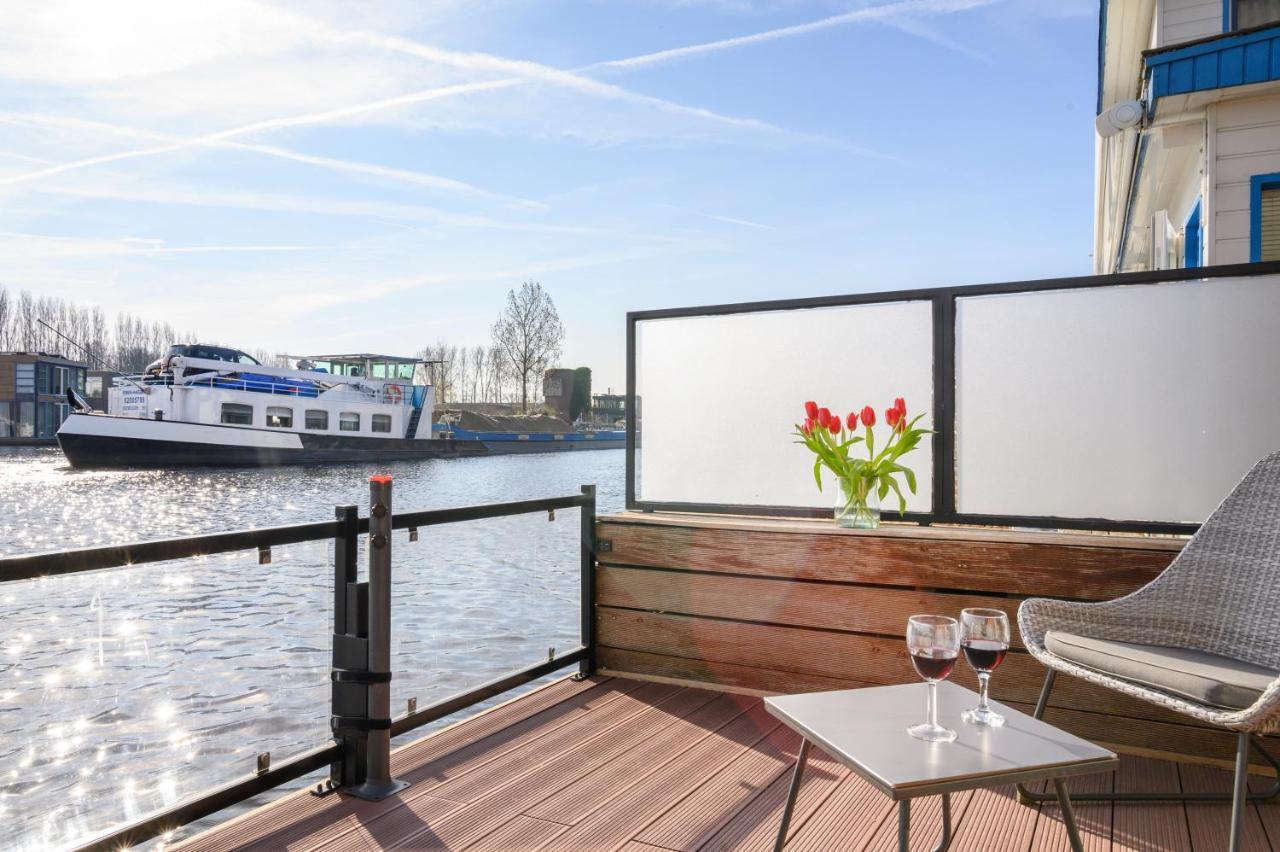 Houseboat Studio With Canalview And Free Bikes Amsterdam Buitenkant foto